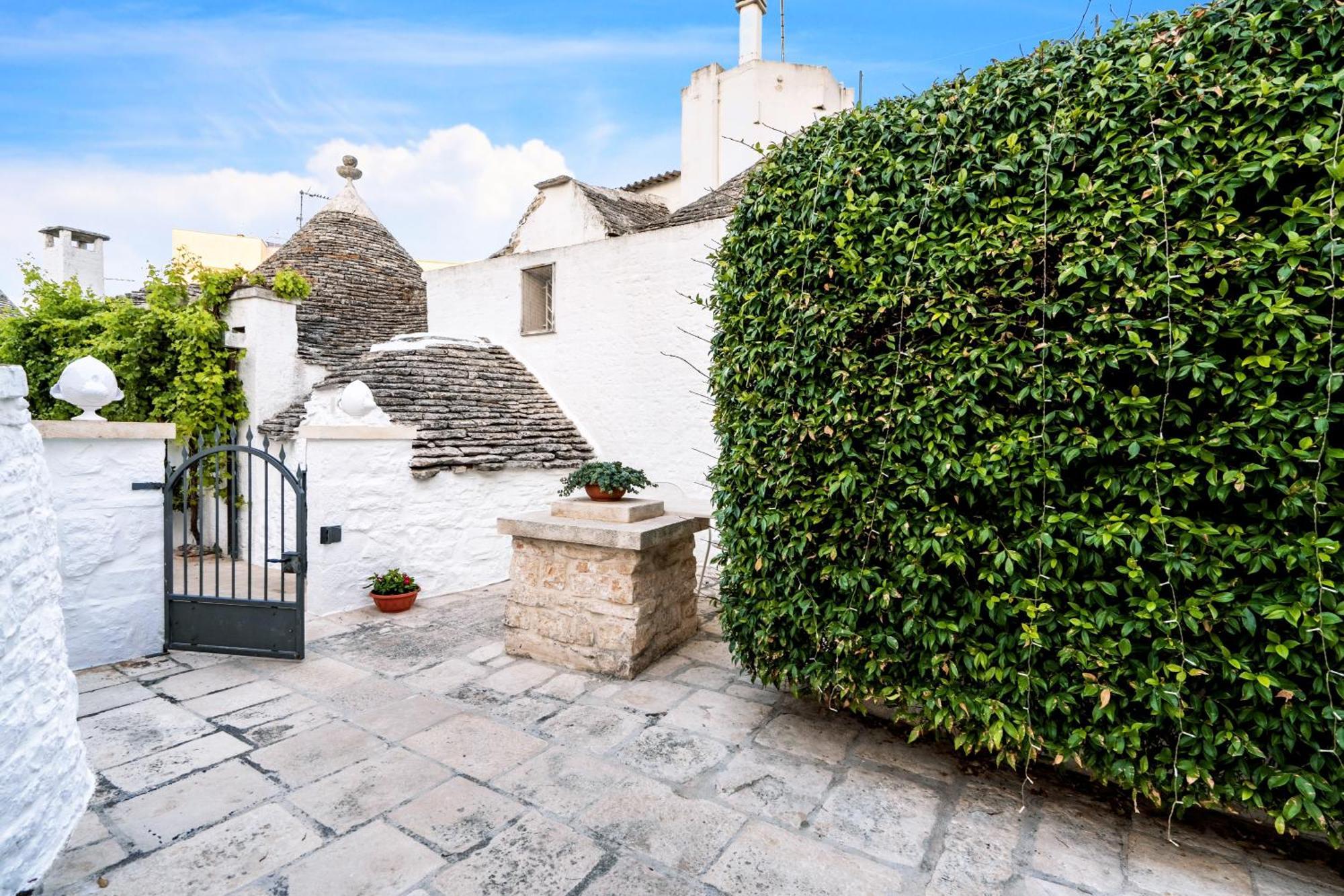 La Mandorla Luxury Trullo Bed and Breakfast Αλμπερομπέλο Εξωτερικό φωτογραφία