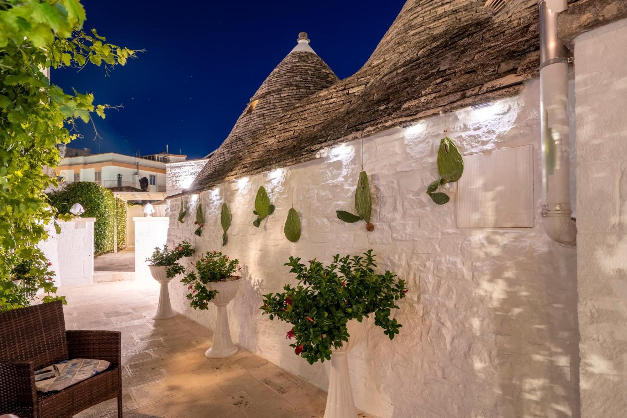 La Mandorla Luxury Trullo Bed and Breakfast Αλμπερομπέλο Εξωτερικό φωτογραφία
